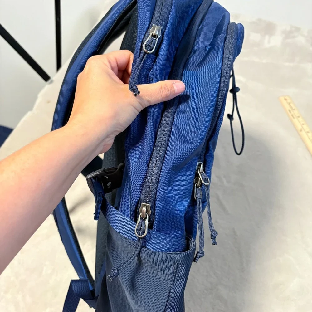 Patagonia Outdoors Chacabuco 30L Backpack Unisex Blue size 30L Bungee Cord
